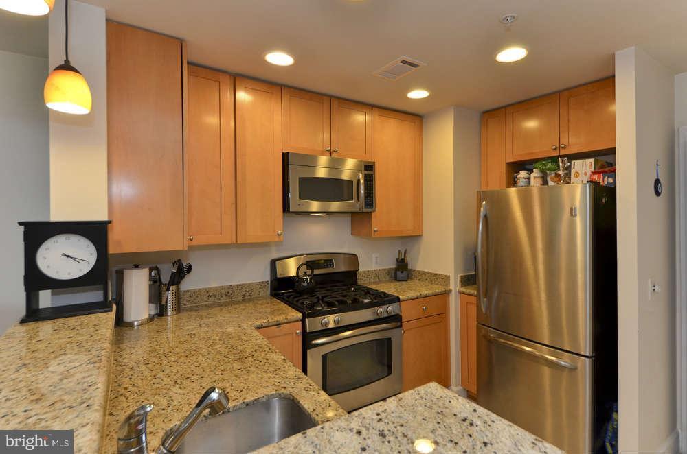 3600 South Glebe Road, Unit 326W Arlington, VA 22202 - Photo 7 of 30 Kitchen