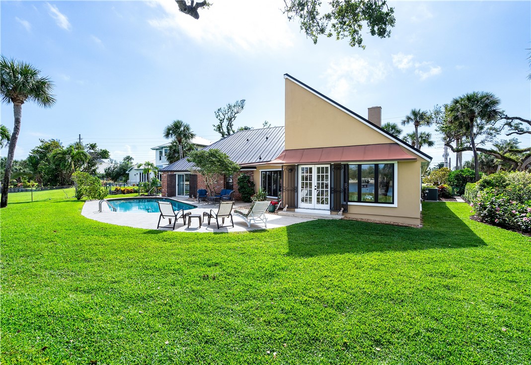 635 Live Oak Road Vero Beach, FL 32963 - Photo 31 of 36 Gallery Image 31