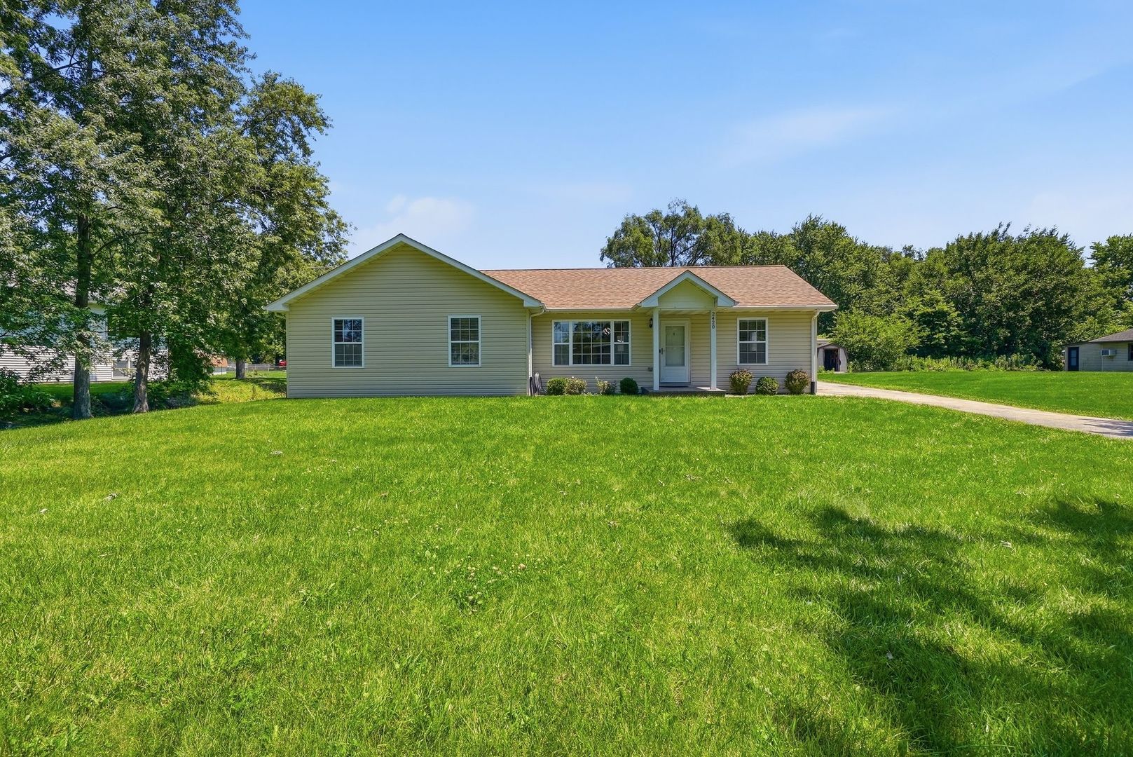 2420 Von Esch Road Joliet, IL 60431 - Photo 2 of 33