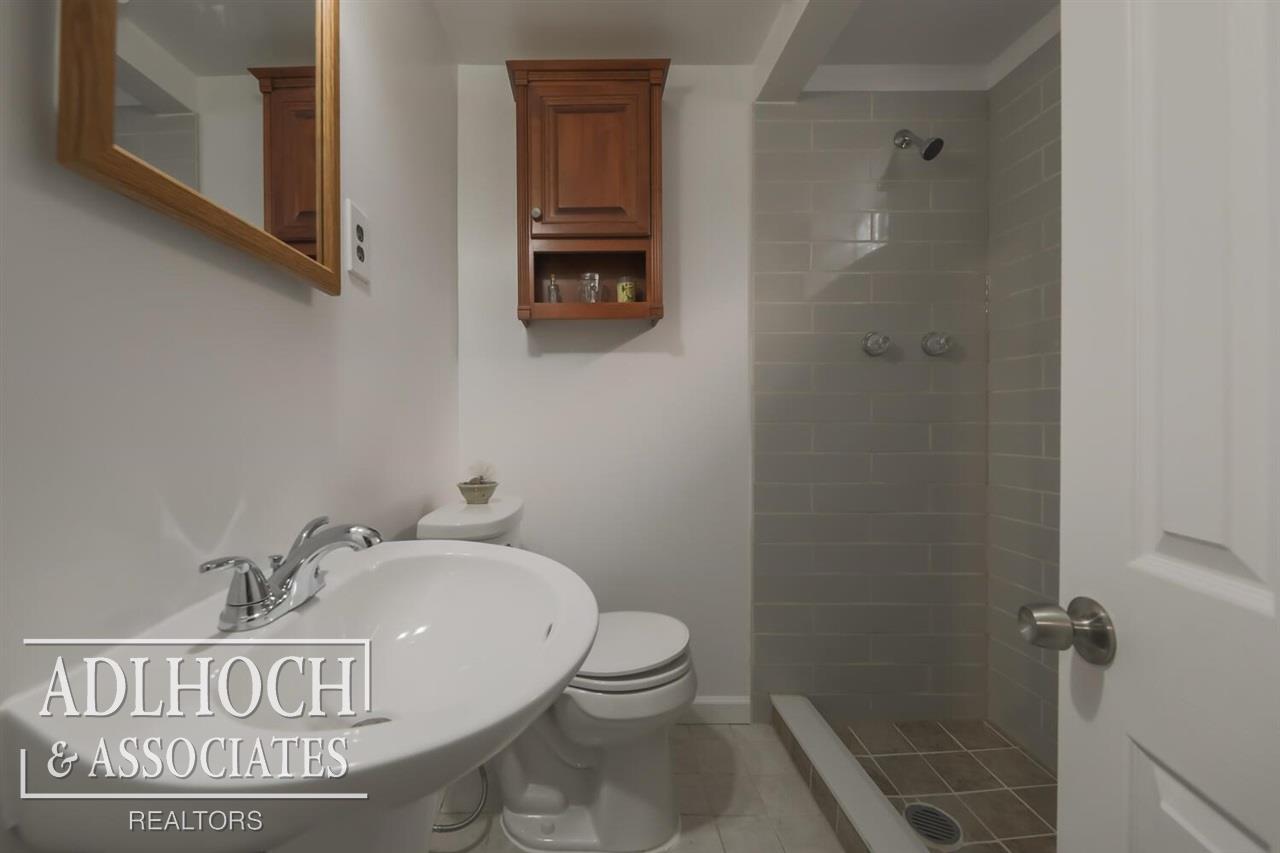 620 Barrington Road Grosse Pointe, MI 48230 - Photo 20 of 25 50062120-19.JPG