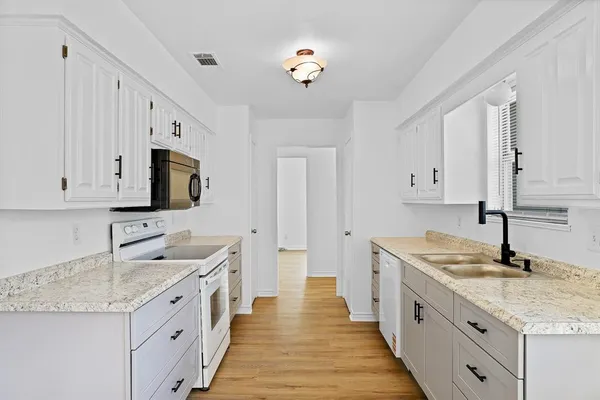 $2,350 | 2604 Danny Lane, Farmers Branch, TX 75234