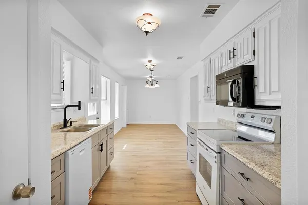 $2,350 | 2604 Danny Lane, Farmers Branch, TX 75234
