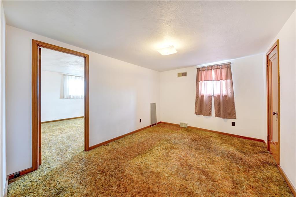 923 Liberty Street McKees Rocks, PA 15136 - Photo 15 of 25