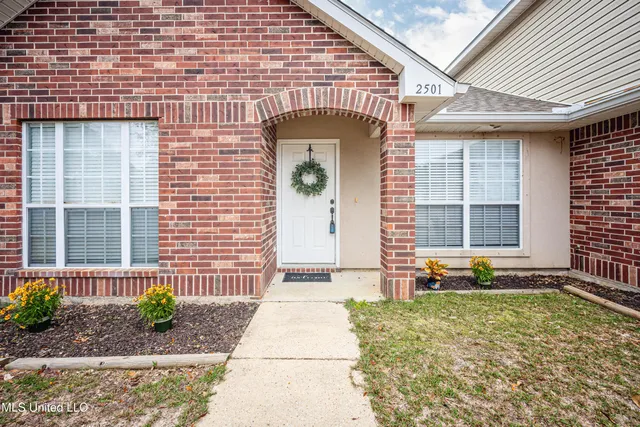 $299,900 | 2501 Shelby Lane, Ocean Springs, MS 39564
