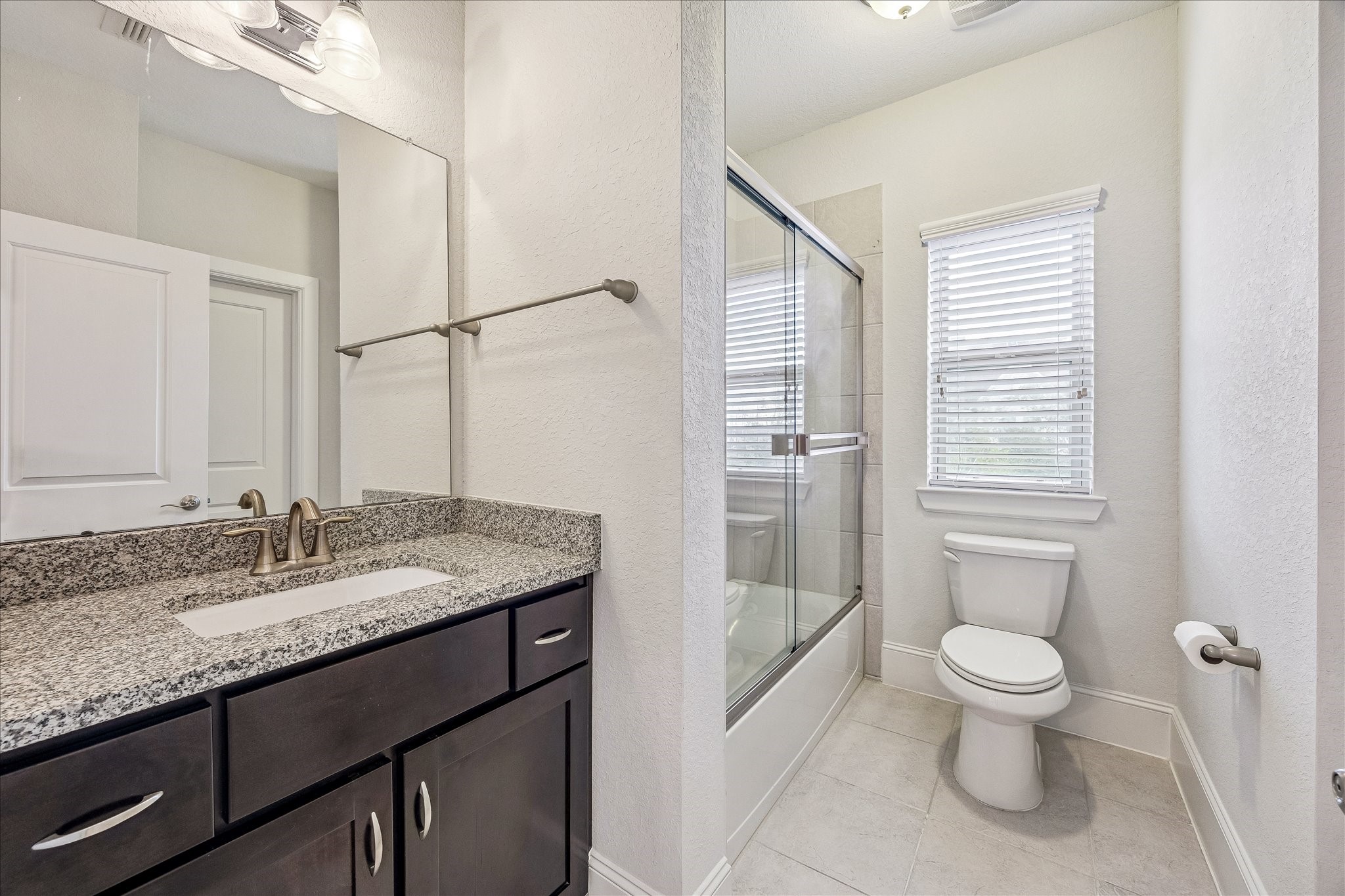 1607 Pinot Circle Houston, TX 77055 - Photo 33 of 43