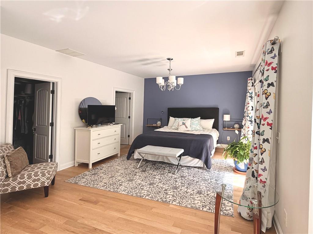 3232 Brookview Road Marietta, GA 30067 - Photo 37 of 86 a living room with furniture and a flat screen tv