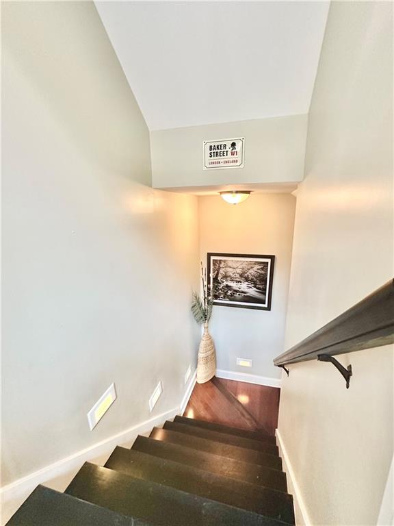 3232 Brookview Road Marietta, GA 30067 - Photo 56 of 86 a view of hallway with a couch