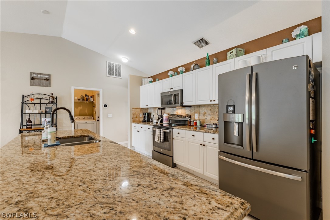 343 Ranchito Avenue Lehigh Acres, FL 33974 - Photo 12 of 35 Gallery Image 12