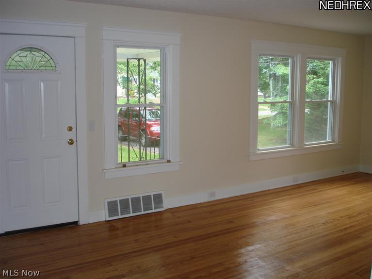 1674 Sunview Road Lyndhurst, OH 44124 - Photo 5 of 23 Lovely front porch is right outside your spacious livingroom