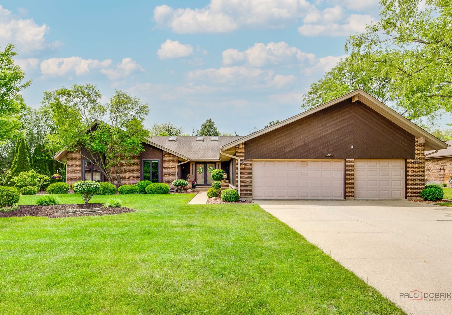 204 Linden Road South Prospect Heights, IL 60070 - Photo 1 of 48