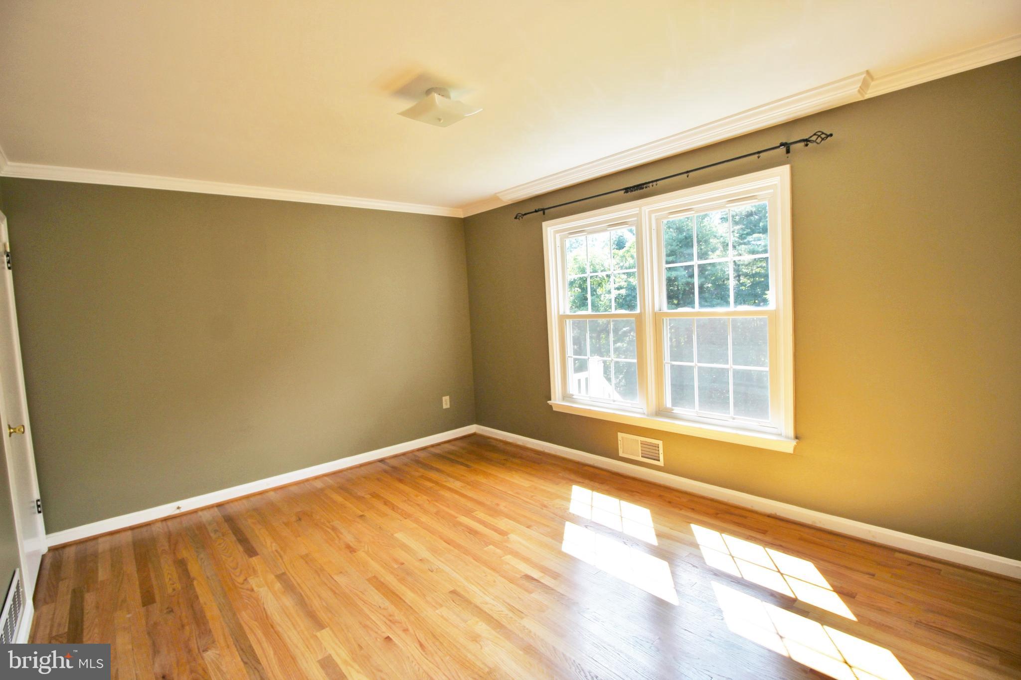 7404 Round Hill Road Frederick, MD 21702 - Photo 18 of 50 Dining room view #2