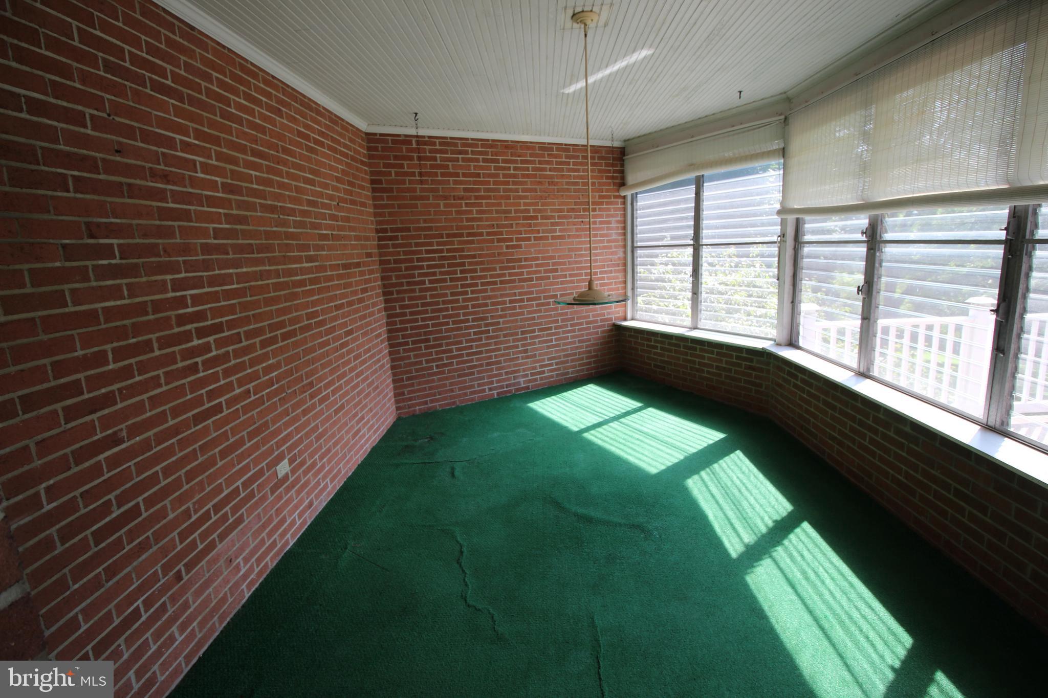 7404 Round Hill Road Frederick, MD 21702 - Photo 21 of 50 Sunroom