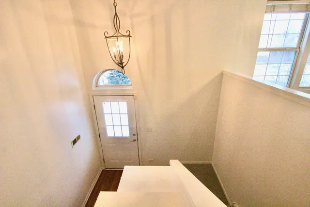 $295,000 | 2711 Neubauer Circle, Lindenhurst, IL 60046