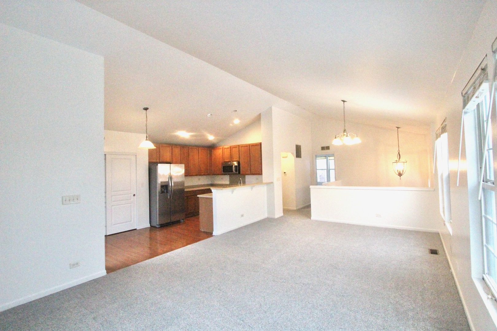 2711 Neubauer Circle Lindenhurst, IL 60046 - Photo 6 of 24