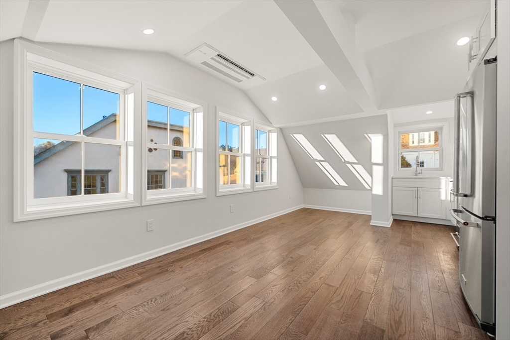 1 School Street, Unit R8 Manchester, MA 01944 - Photo 7 of 17