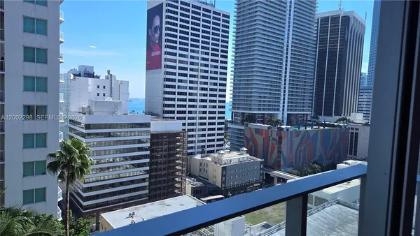 $3,000 | 227 Northeast 2nd Street, Unit 1613, Miami, FL 33132