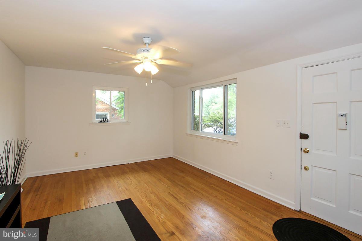 2614 Weisman Road Silver Spring, MD 20902 - Photo 7 of 30 Living Room