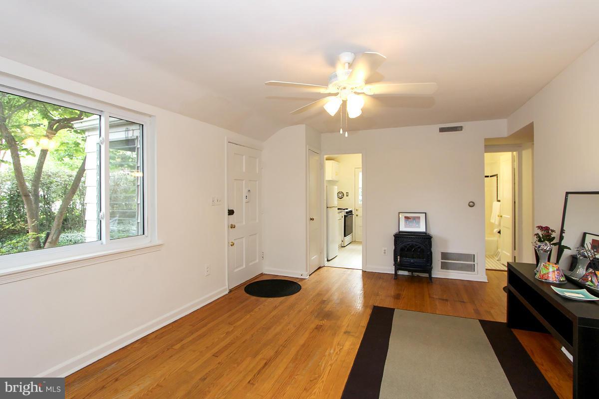 2614 Weisman Road Silver Spring, MD 20902 - Photo 8 of 30 Living Room