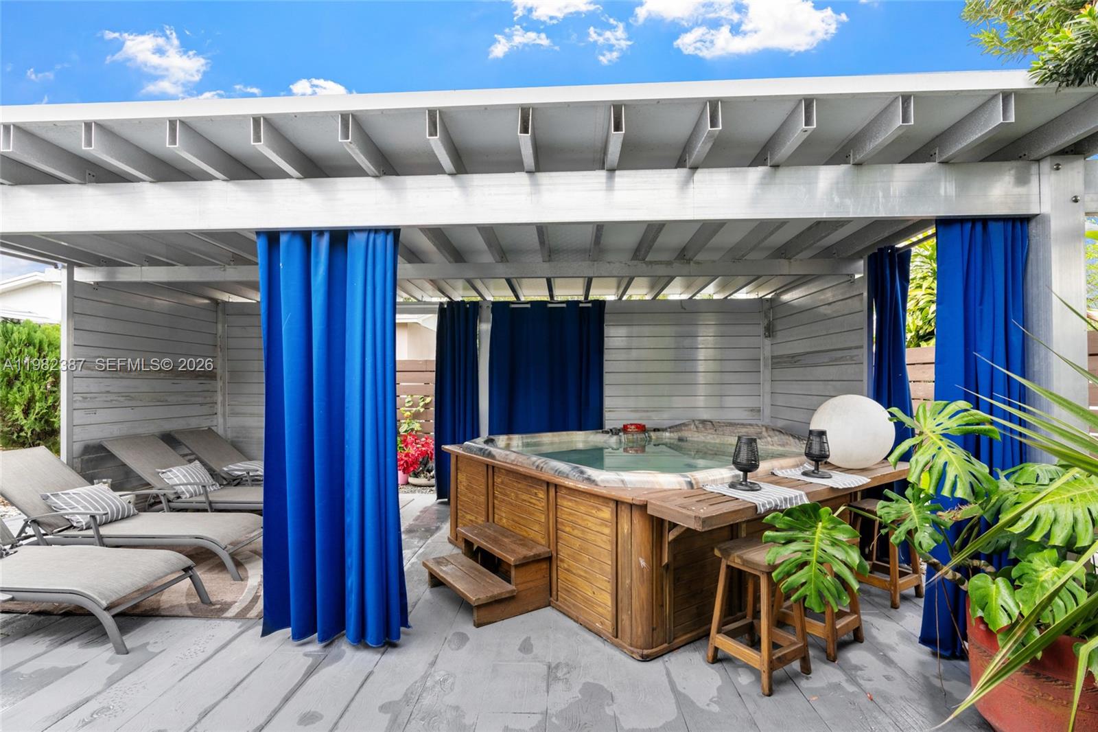 12721 Southwest 47th Street Miami, FL 33175 - Photo 32 of 47 a room with patio furniture