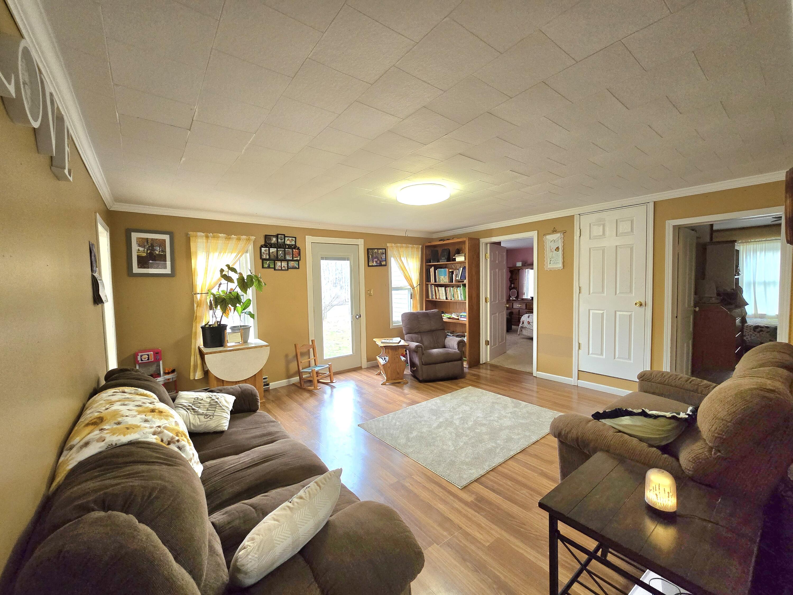 10182 20 Mile Road Tustin, MI 49688 - Photo 5 of 75 Living room
