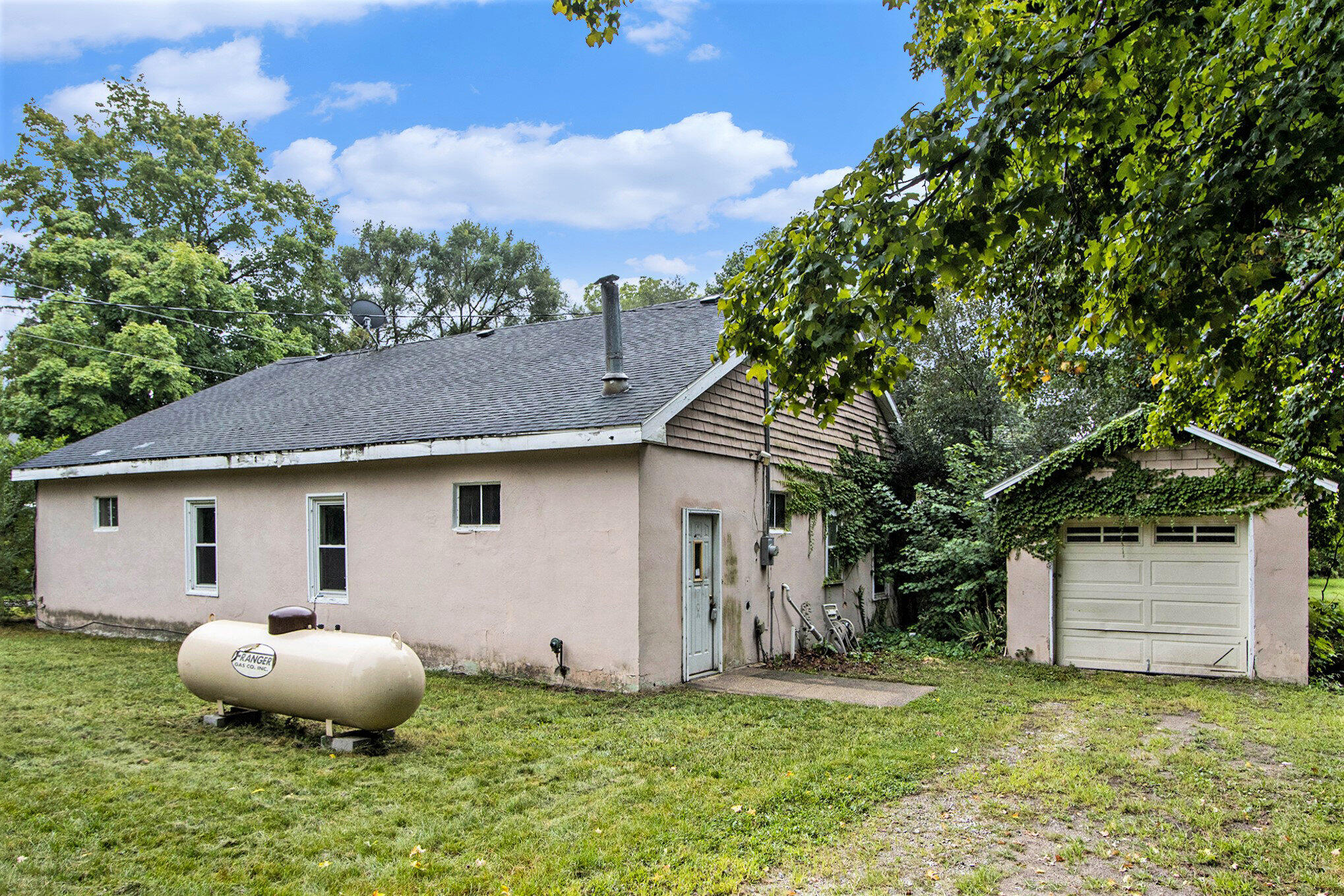 21044 1st Street Three Rivers, MI 49093 - Photo 3 of 16 002_21044first_0