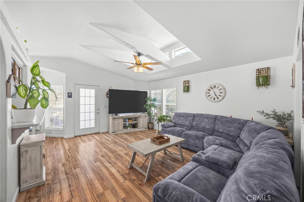 122 Colombo Lane, Unit 77 Tustin, CA 92780 - Photo 8 of 60