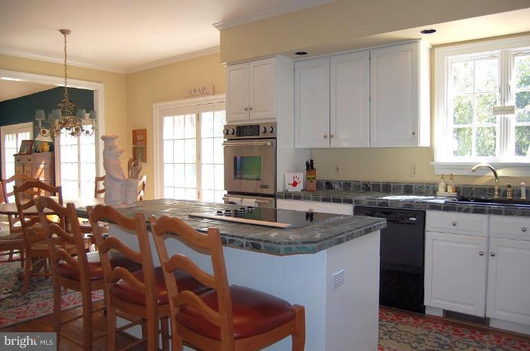 7805 Overbrook Road Ruxton, MD 21204 - Photo 8 of 28 Kitchen