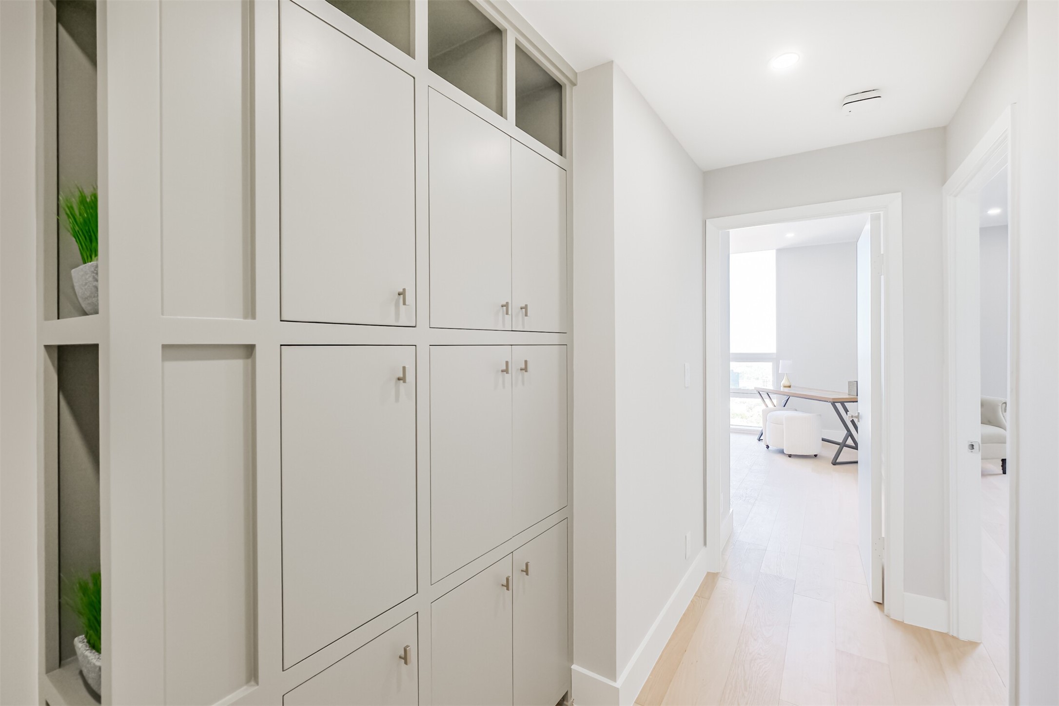 5100 San Felipe Street, Unit 363 Houston, TX 77056 - Photo 11 of 28 a view of bathroom