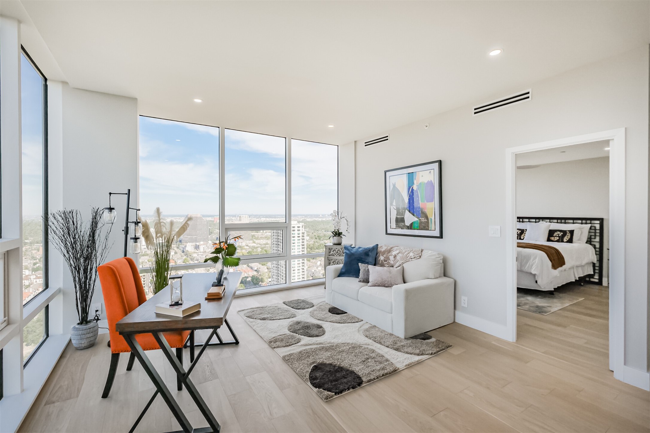 5100 San Felipe Street, Unit 363 Houston, TX 77056 - Photo 21 of 28 a living room with furniture and a large window