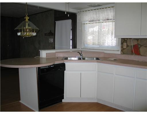 351 Simpson Howell Road Elizabeth, PA 15037 - Photo 6 of 18 Kitchen.