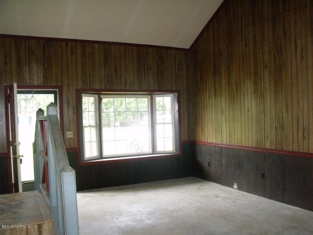407 School Road Windsor, NC 27983 - Photo 5 of 15 37 LIVING