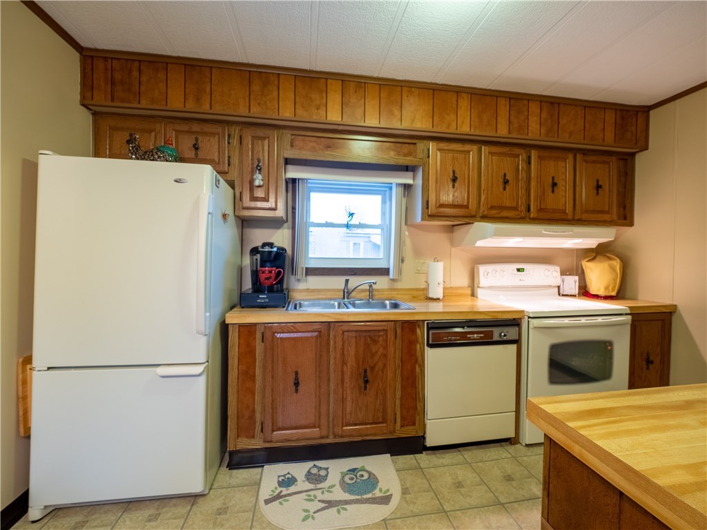 4 Lane D Coventry, RI 02816 - Photo 12 of 40 Gallery Image 12
