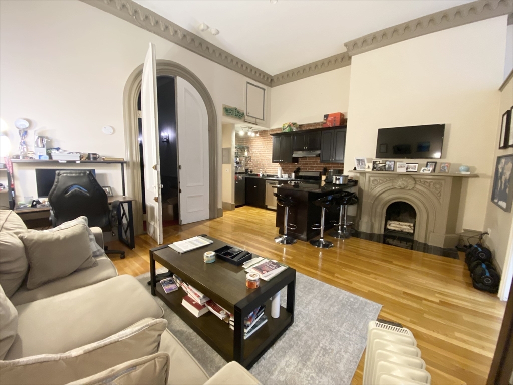 103 Beacon Street, Unit 4 Boston, MA 02116 - Photo 4 of 15