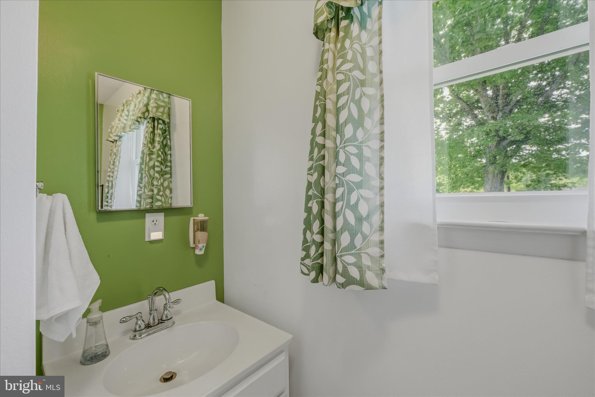 1172 Three Run Road Inwood, WV 25428 - Photo 22 of 51 Laundry / Bathroom