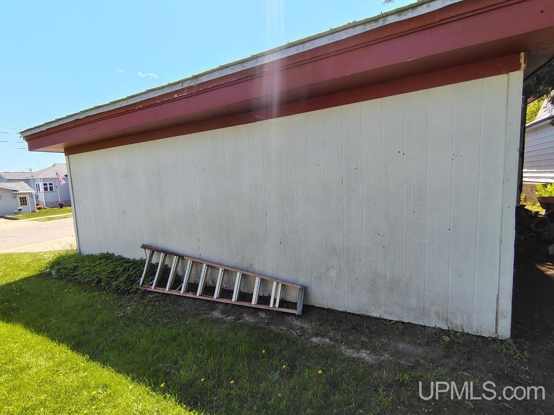 415 Birch Street Munising, MI 49862 - Photo 34 of 62
