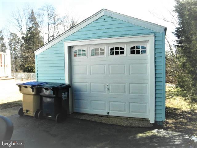 129 Barren Road Newtown Square, PA 19073 - Photo 23 of 24 Garage