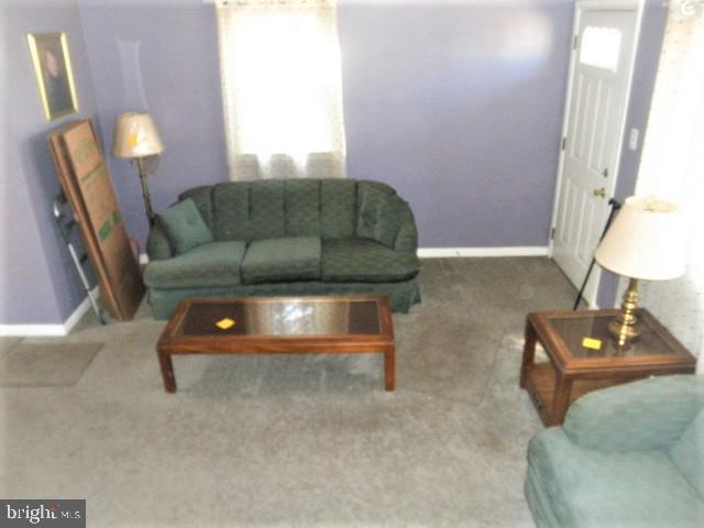 129 Barren Road Newtown Square, PA 19073 - Photo 5 of 24 Living Room
