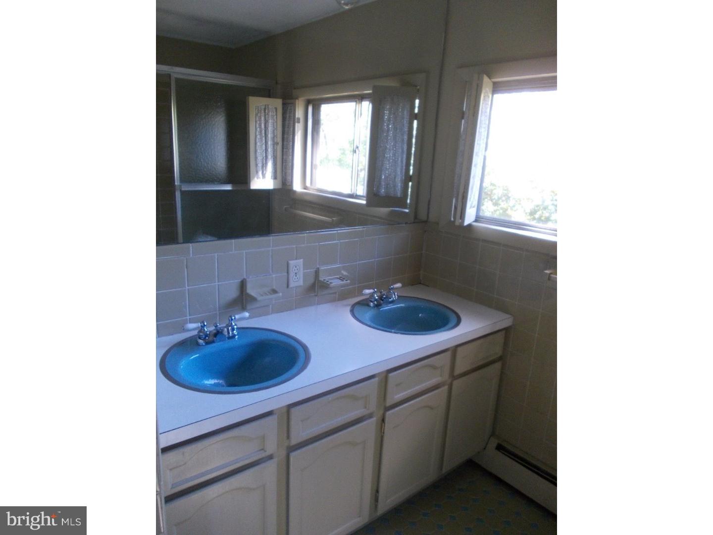 8 Foxglove Road Levittown, PA 19056 - Photo 20 of 25 Bathroom