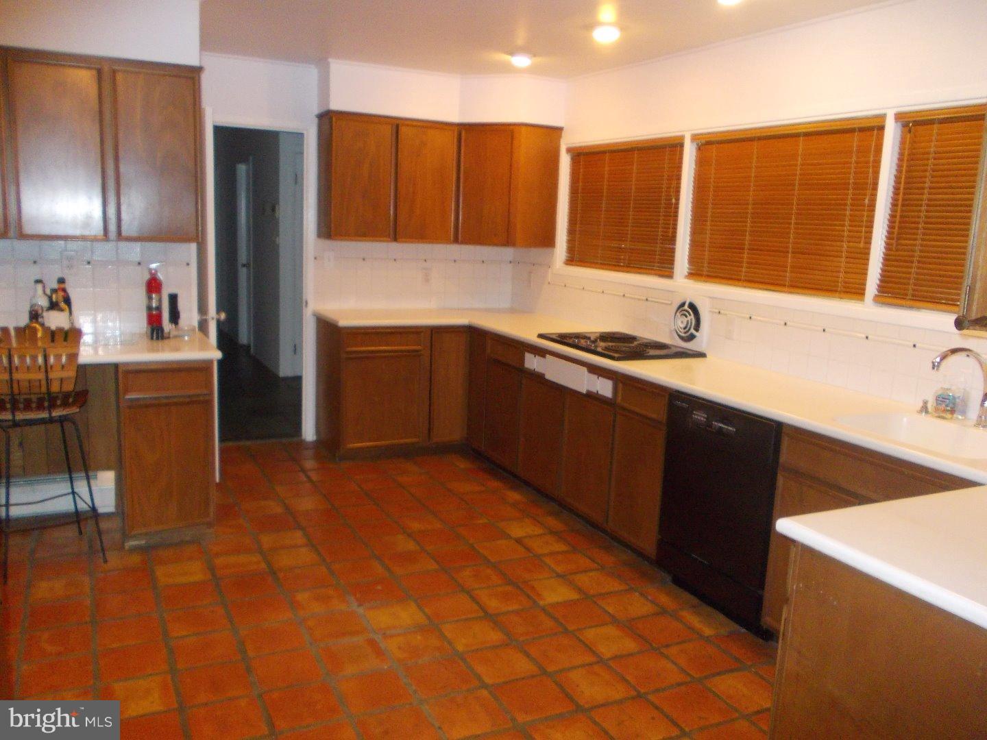 8 Foxglove Road Levittown, PA 19056 - Photo 3 of 25 Kitchen