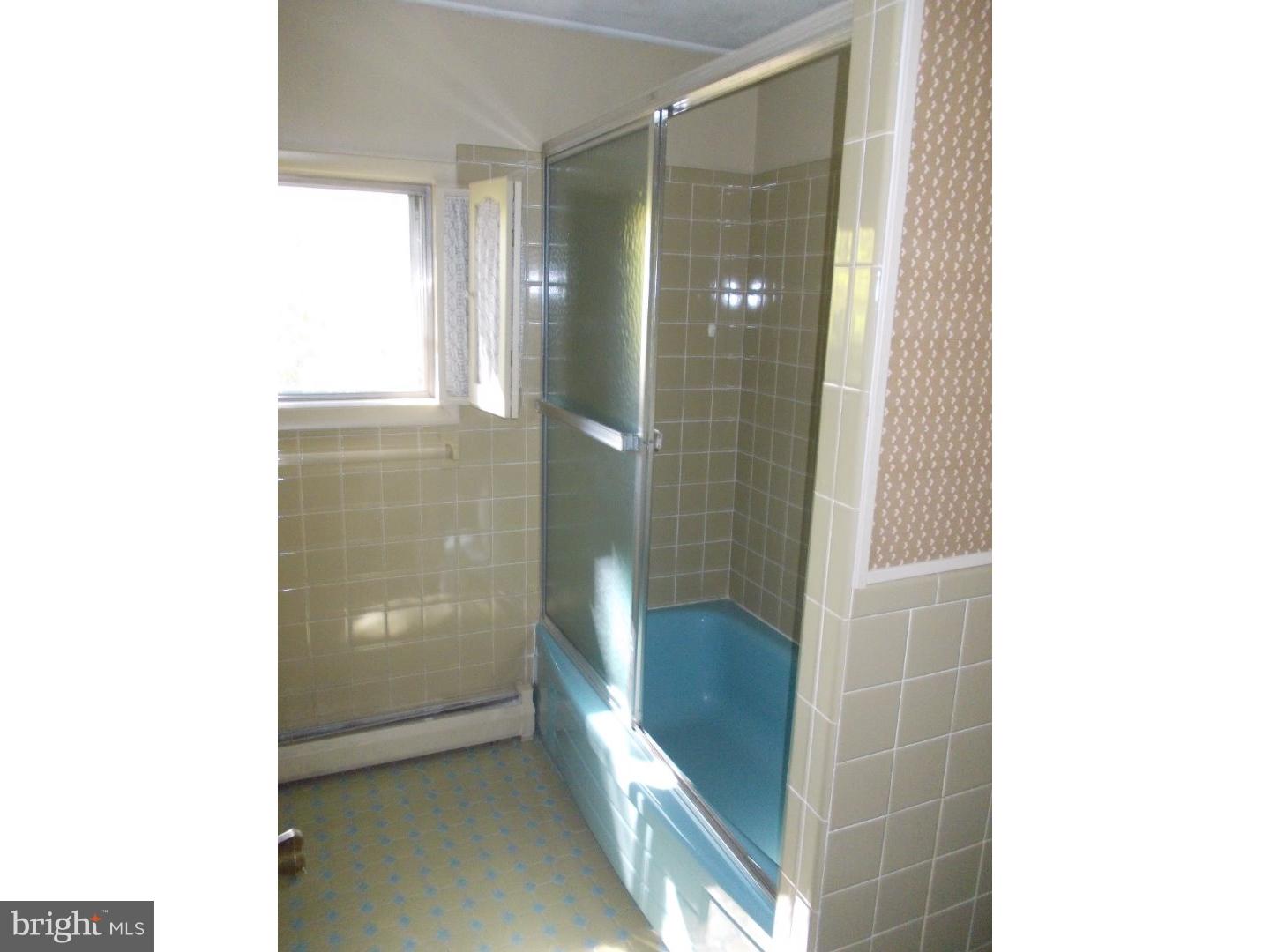 8 Foxglove Road Levittown, PA 19056 - Photo 21 of 25 Bathroom