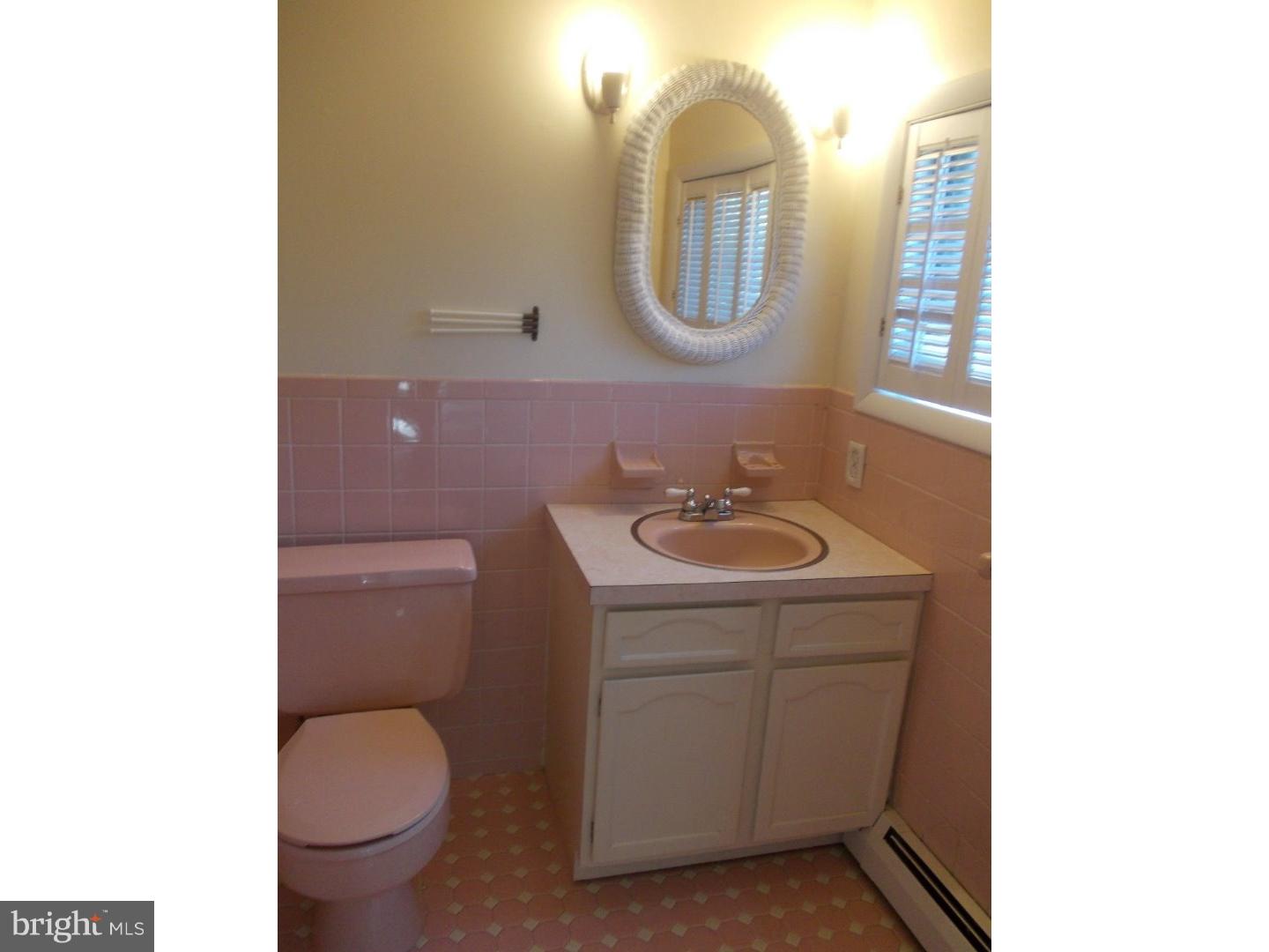 8 Foxglove Road Levittown, PA 19056 - Photo 23 of 25 Bathroom