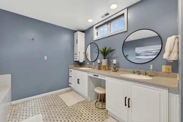 $949,900 | 3909 Forest Avenue, Downers Grove, IL 60515
