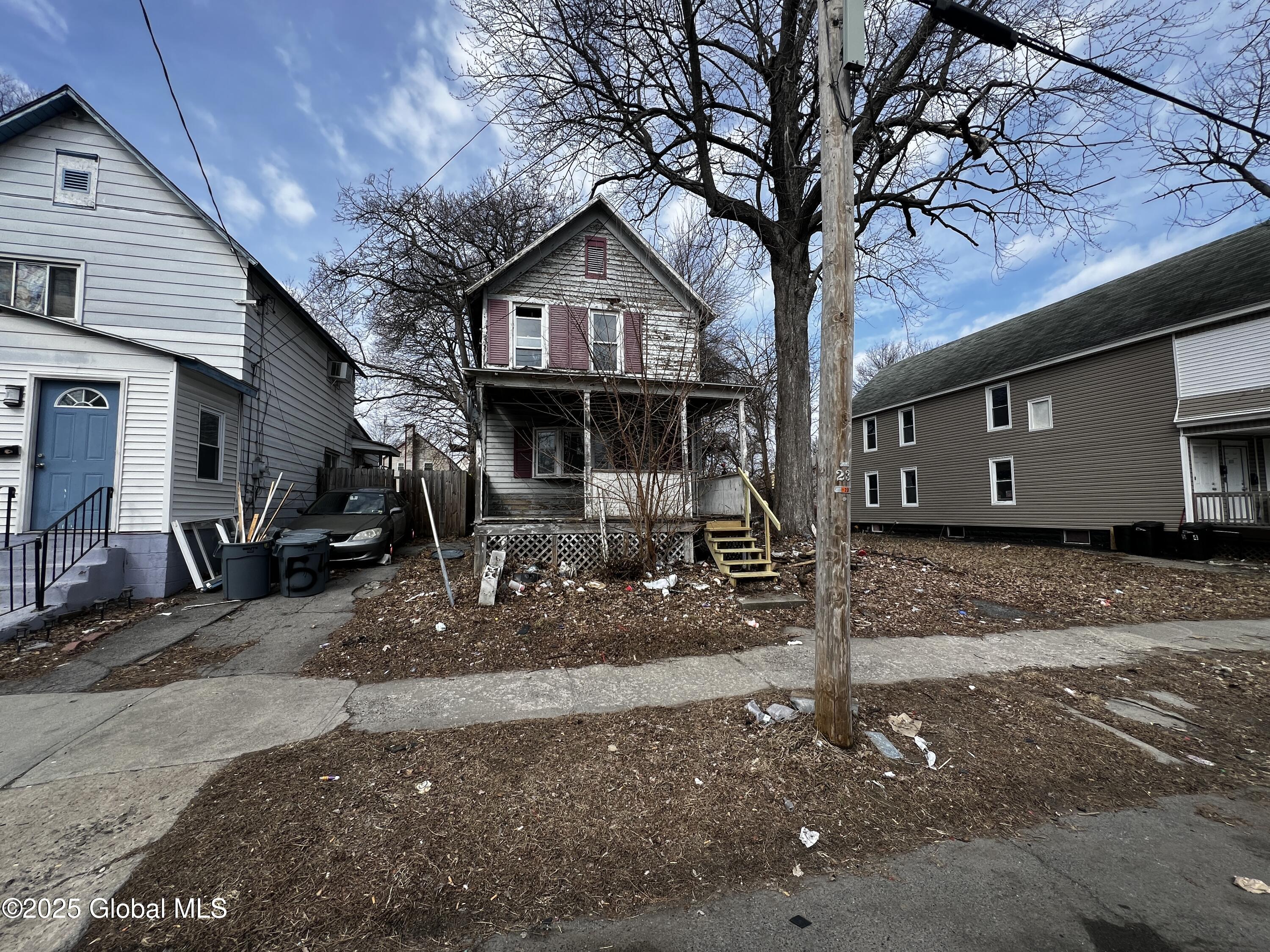 538 Schenectady Street Schenectady, NY 12307 - Photo 2 of 12 IMG_4931