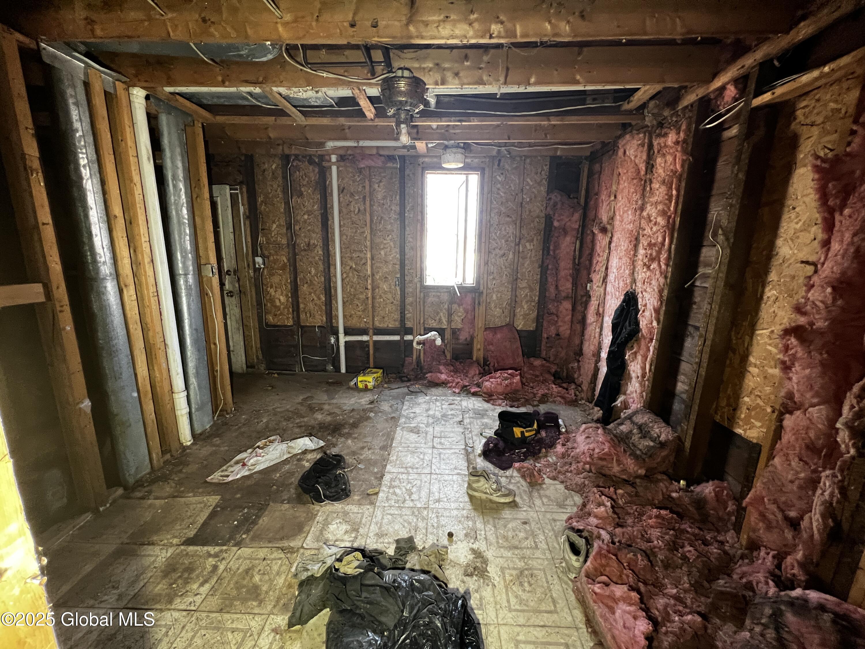 538 Schenectady Street Schenectady, NY 12307 - Photo 4 of 12 IMG_4934