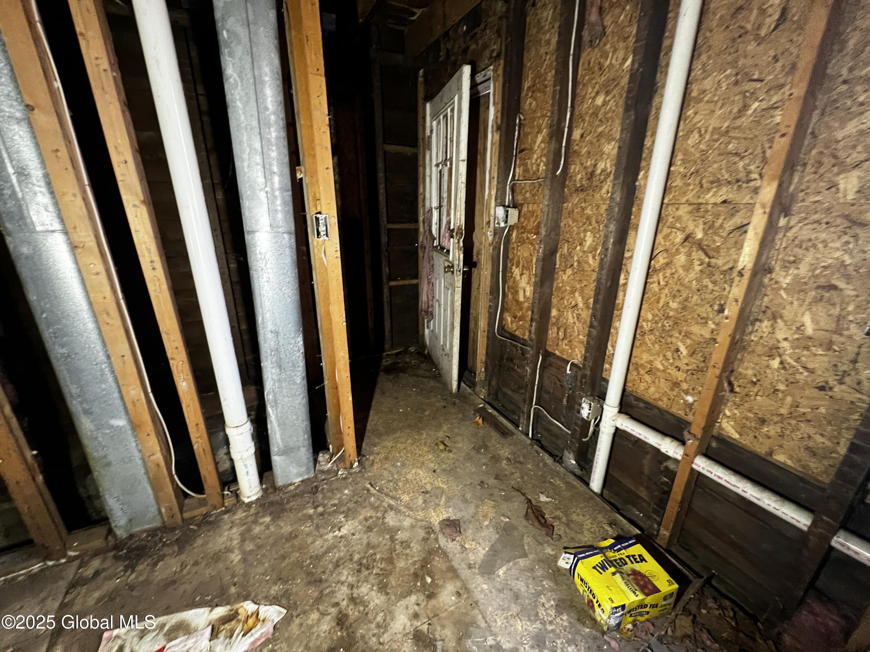 538 Schenectady Street Schenectady, NY 12307 - Photo 5 of 12 IMG_4936