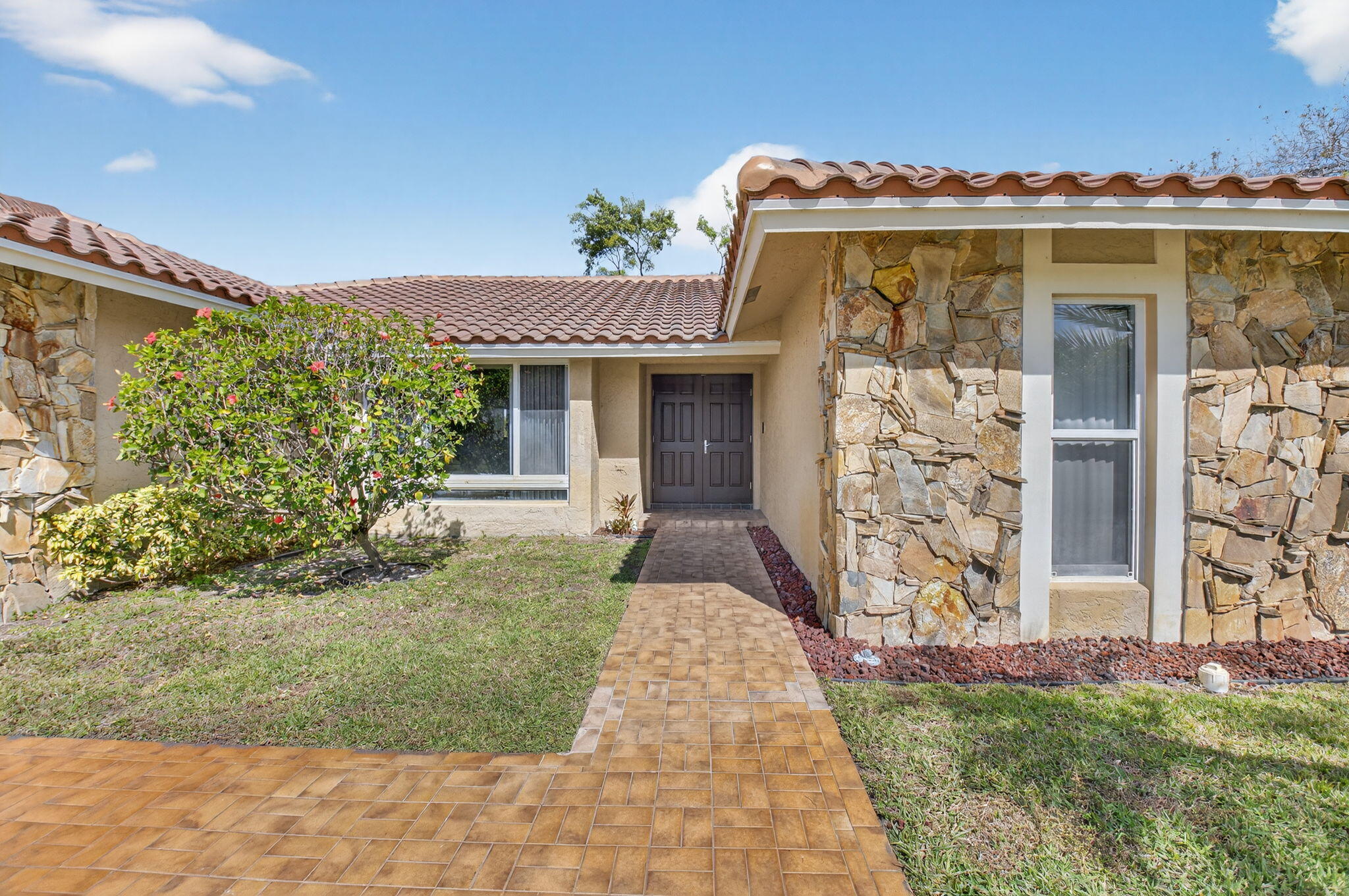 10185 Harbourtown Court Boca Raton, FL 33498 - Photo 4 of 54 4-web-or-mls-DSC_8836