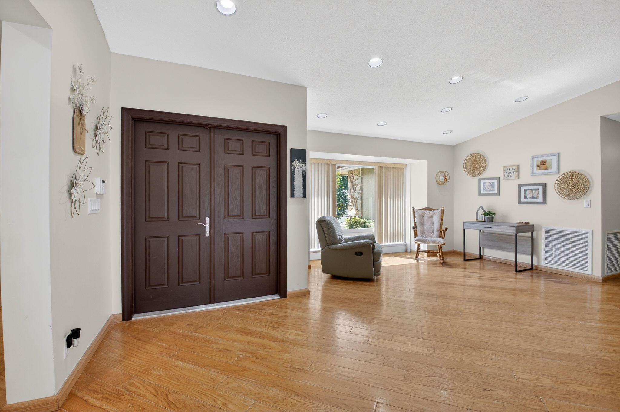 10185 Harbourtown Court Boca Raton, FL 33498 - Photo 5 of 54 5-web-or-mls-DSC_8838