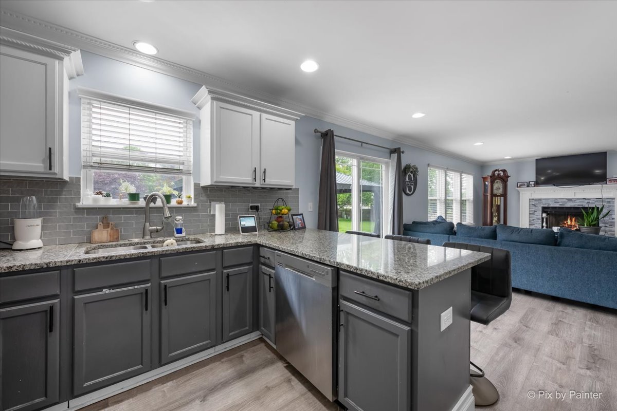 1900 Mayfield Court Romeoville, IL 60446 - Photo 8 of 58