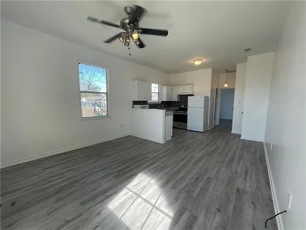 $1,350 | 923 Rupp Street, Gretna, LA 70053