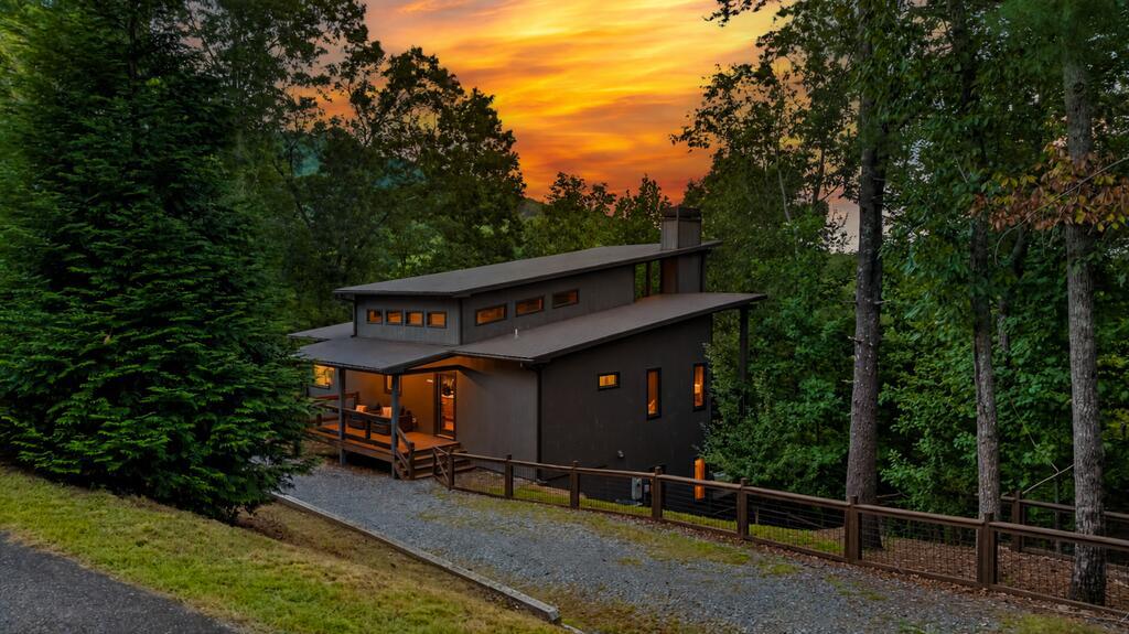 78 Deer Crest Road Blue Ridge, GA 30513 - Photo 1 of 80 Main View